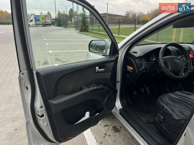Серый Киа Sportage, объемом двигателя 1.99 л и пробегом 230 тыс. км за 8000 $, фото 18 на Automoto.ua