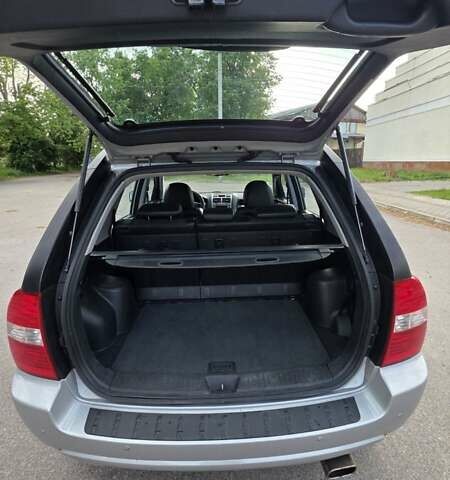 Кіа Sportage 2008 у Шостке на Automoto.ua Сірий Кіа Sportage, об'ємом двигуна 2 л та пробігом 180 тис. км за 8500 $, фото 9 на Automoto.ua