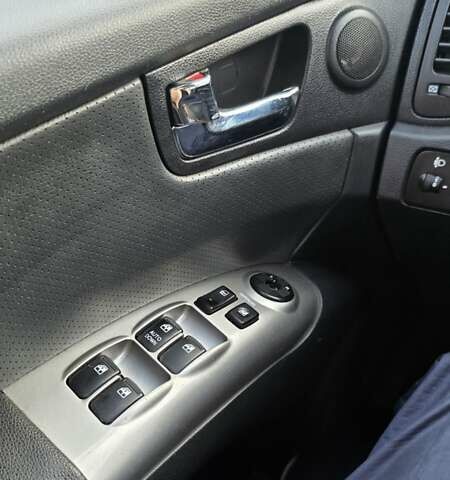 Кіа Sportage 2008 у Шостке на Automoto.ua Сірий Кіа Sportage, об'ємом двигуна 2 л та пробігом 180 тис. км за 8500 $, фото 44 на Automoto.ua