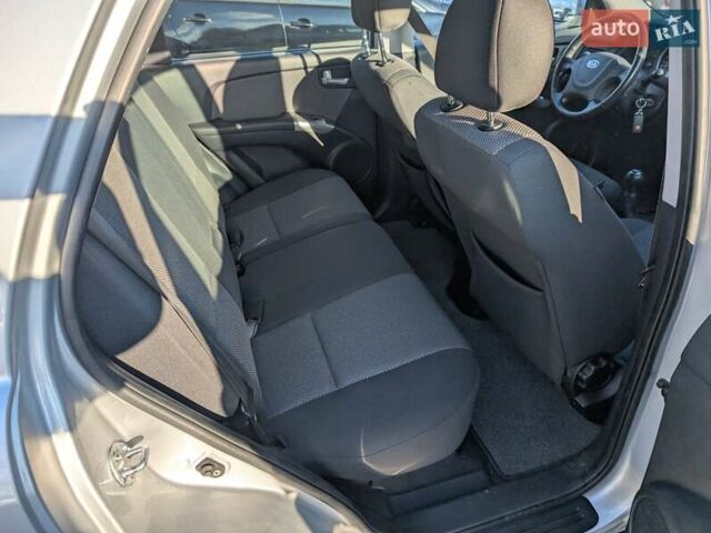 Сірий Кіа Sportage, об'ємом двигуна 2 л та пробігом 192 тис. км за 8450 $, фото 31 на Automoto.ua