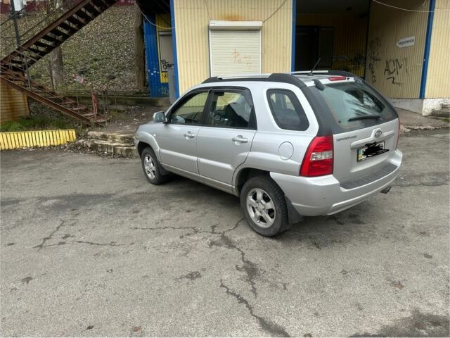 Сірий Кіа Sportage, об'ємом двигуна 2 л та пробігом 124 тис. км за 8300 $, фото 5 на Automoto.ua