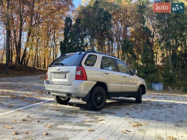 Серый Киа Sportage, объемом двигателя 2 л и пробегом 118 тыс. км за 7800 $, фото 3 на Automoto.ua