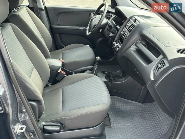 Серый Киа Sportage, объемом двигателя 2 л и пробегом 167 тыс. км за 7600 $, фото 18 на Automoto.ua