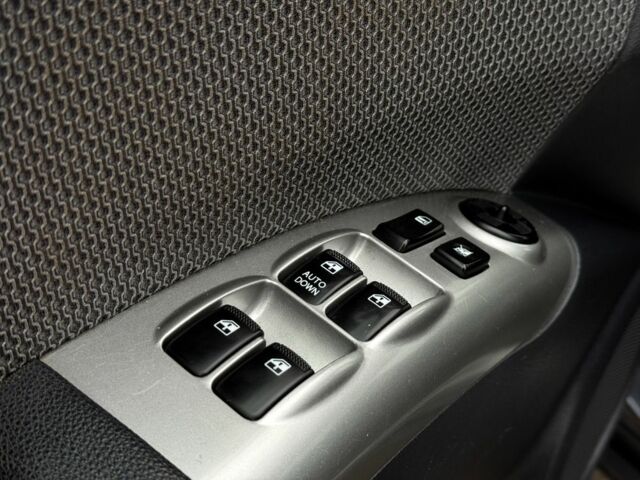 Серый Киа Sportage, объемом двигателя 2 л и пробегом 228 тыс. км за 8600 $, фото 12 на Automoto.ua