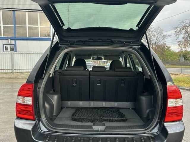 Сірий Кіа Sportage, об'ємом двигуна 2 л та пробігом 239 тис. км за 7950 $, фото 13 на Automoto.ua