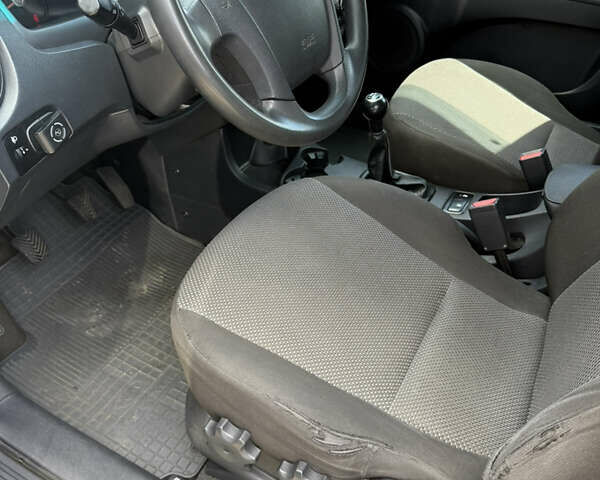 Серый Киа Sportage, объемом двигателя 1.98 л и пробегом 269 тыс. км за 8000 $, фото 7 на Automoto.ua