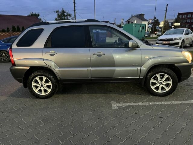 Киа Sportage 2008 в Василькове на Automoto.ua Серый Киа Sportage, объемом двигателя 2 л и пробегом 215 тыс. км за 3500 $, фото 2 на Automoto.ua