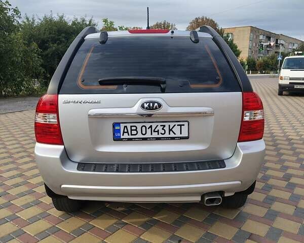 Серый Киа Sportage, объемом двигателя 2 л и пробегом 156 тыс. км за 8400 $, фото 4 на Automoto.ua