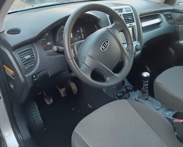 Сірий Кіа Sportage, об'ємом двигуна 1.99 л та пробігом 258 тис. км за 8500 $, фото 5 на Automoto.ua