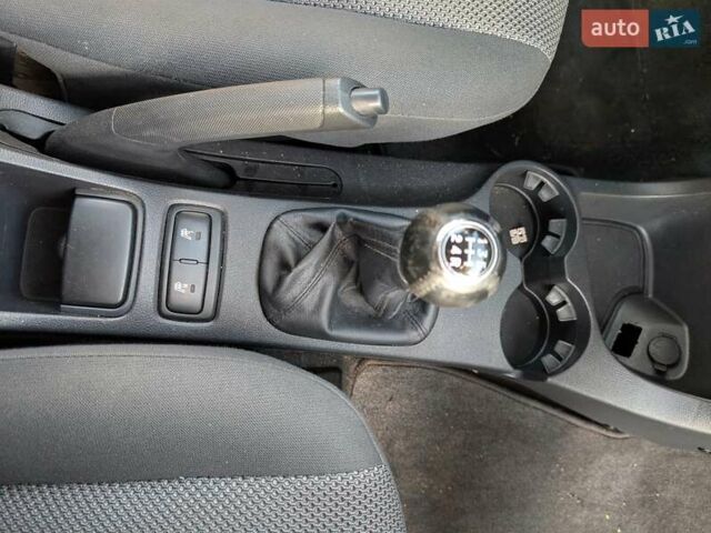 Сірий Кіа Sportage, об'ємом двигуна 2 л та пробігом 192 тис. км за 8450 $, фото 42 на Automoto.ua