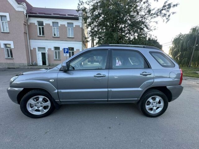 Серый Киа Sportage, объемом двигателя 2 л и пробегом 236 тыс. км за 8200 $, фото 2 на Automoto.ua