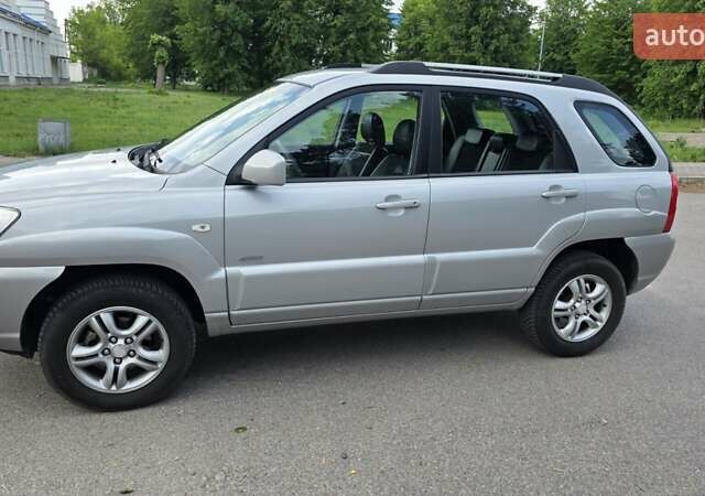 Кіа Sportage 2008 у Шостке на Automoto.ua Сірий Кіа Sportage, об'ємом двигуна 2 л та пробігом 180 тис. км за 8500 $, фото 5 на Automoto.ua