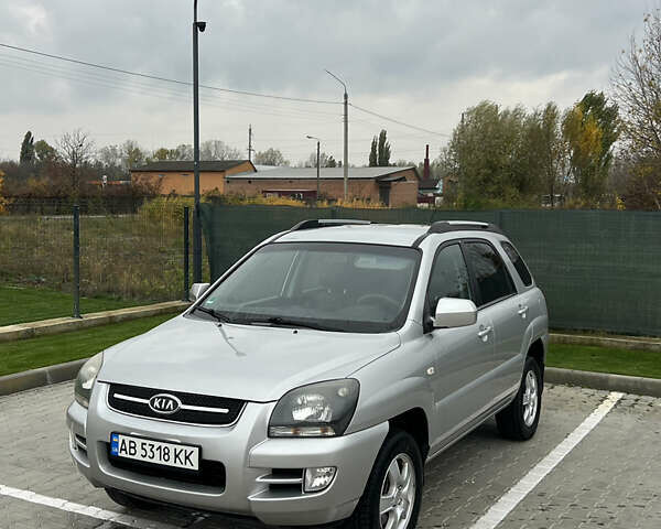 Серый Киа Sportage, объемом двигателя 1.99 л и пробегом 230 тыс. км за 8000 $, фото 2 на Automoto.ua