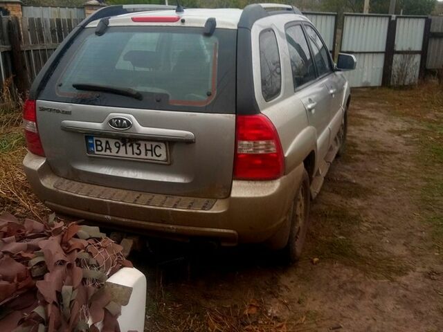 Серый Киа Sportage, объемом двигателя 2 л и пробегом 246 тыс. км за 8000 $, фото 5 на Automoto.ua