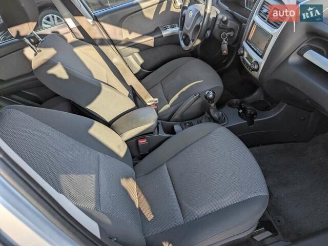 Сірий Кіа Sportage, об'ємом двигуна 2 л та пробігом 192 тис. км за 8450 $, фото 38 на Automoto.ua