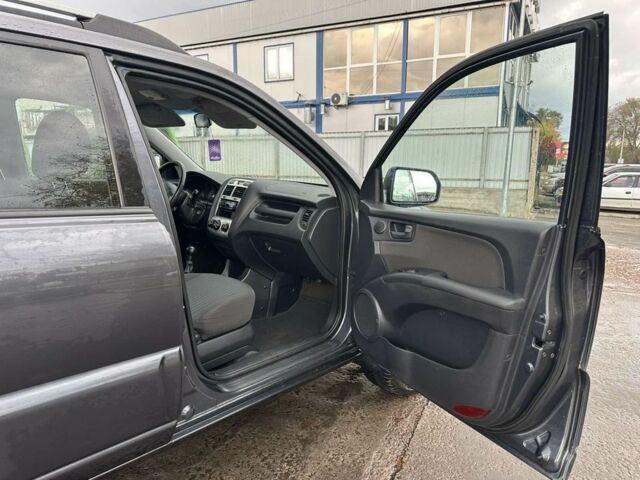 Сірий Кіа Sportage, об'ємом двигуна 2 л та пробігом 239 тис. км за 7950 $, фото 20 на Automoto.ua