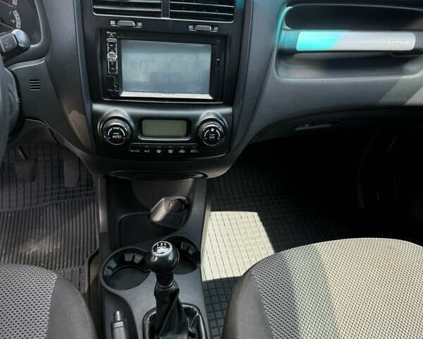 Серый Киа Sportage, объемом двигателя 1.98 л и пробегом 269 тыс. км за 8000 $, фото 10 на Automoto.ua