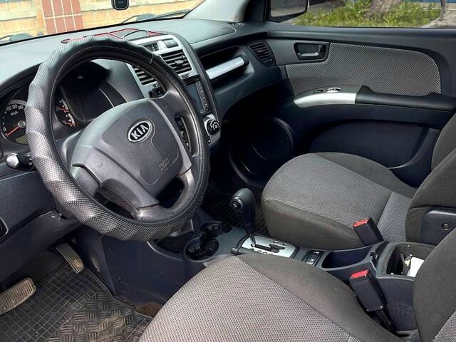 Кіа Sportage 2008 у Харкові на Automoto.ua Сірий Кіа Sportage, об'ємом двигуна 2 л та пробігом 152 тис. км за 8200 $, фото 4 на Automoto.ua