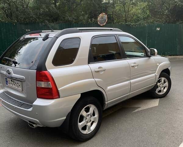 Серый Киа Sportage, объемом двигателя 2 л и пробегом 219 тыс. км за 7800 $, фото 6 на Automoto.ua