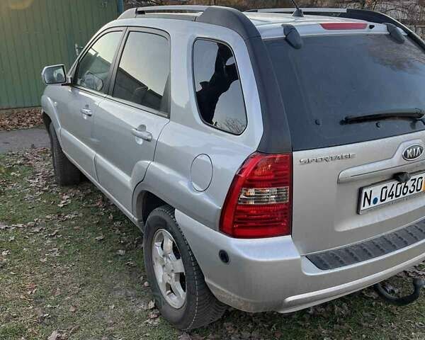 Серый Киа Sportage, объемом двигателя 1.98 л и пробегом 183 тыс. км за 8000 $, фото 1 на Automoto.ua