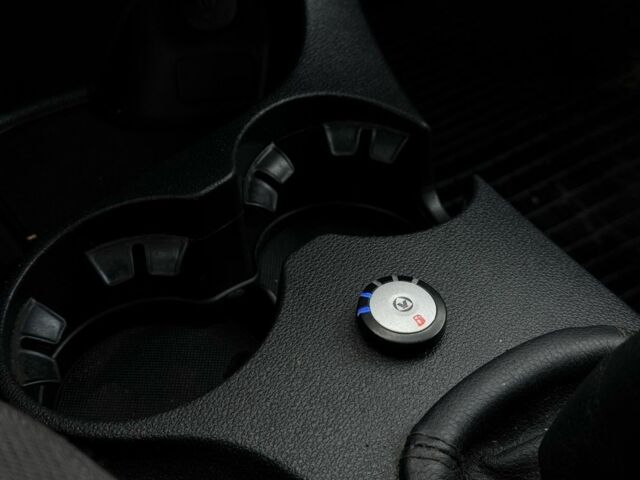 Серый Киа Sportage, объемом двигателя 2 л и пробегом 228 тыс. км за 8600 $, фото 22 на Automoto.ua