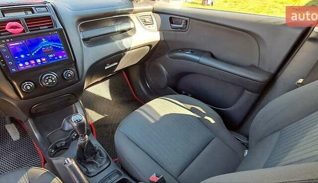 Серый Киа Sportage, объемом двигателя 1.98 л и пробегом 223 тыс. км за 8200 $, фото 8 на Automoto.ua