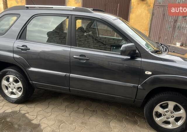 Сірий Кіа Sportage, об'ємом двигуна 1.99 л та пробігом 196 тис. км за 8200 $, фото 2 на Automoto.ua