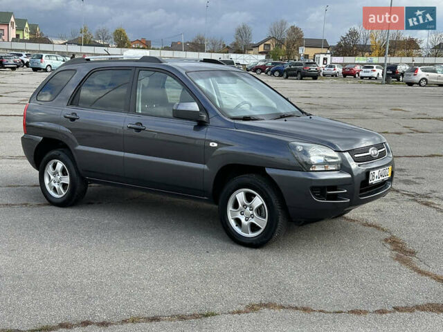 Серый Киа Sportage, объемом двигателя 2 л и пробегом 167 тыс. км за 7600 $, фото 2 на Automoto.ua