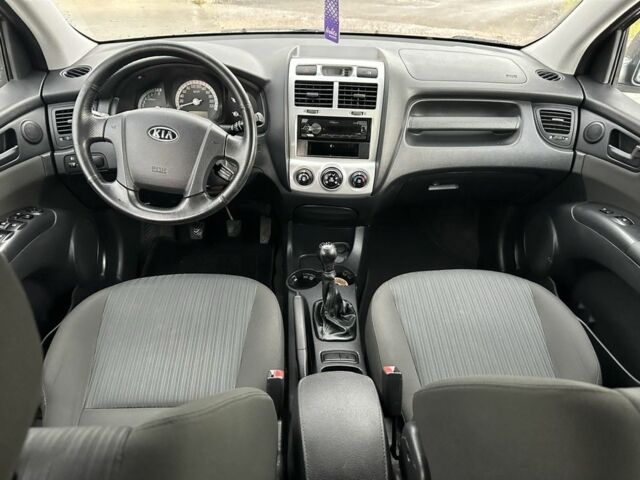 Сірий Кіа Sportage, об'ємом двигуна 2 л та пробігом 239 тис. км за 7950 $, фото 15 на Automoto.ua
