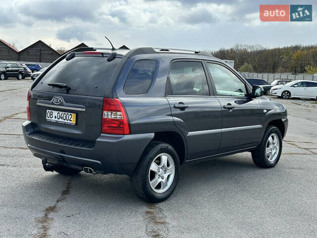 Серый Киа Sportage, объемом двигателя 2 л и пробегом 167 тыс. км за 7600 $, фото 4 на Automoto.ua