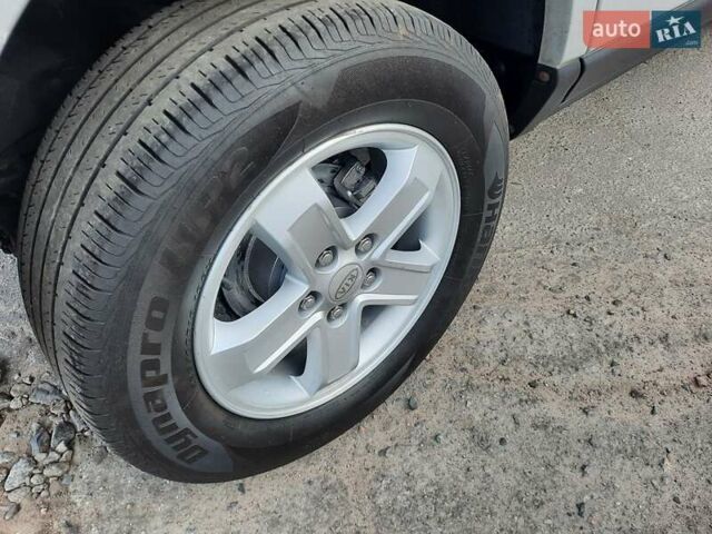 Серый Киа Sportage, объемом двигателя 2 л и пробегом 186 тыс. км за 9100 $, фото 112 на Automoto.ua