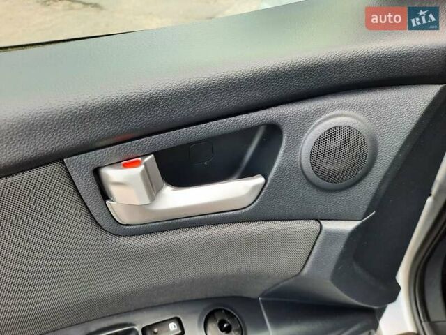 Серый Киа Sportage, объемом двигателя 2 л и пробегом 186 тыс. км за 9100 $, фото 42 на Automoto.ua