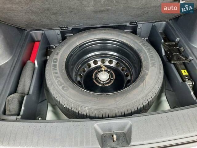 Серый Киа Sportage, объемом двигателя 2 л и пробегом 186 тыс. км за 9100 $, фото 109 на Automoto.ua