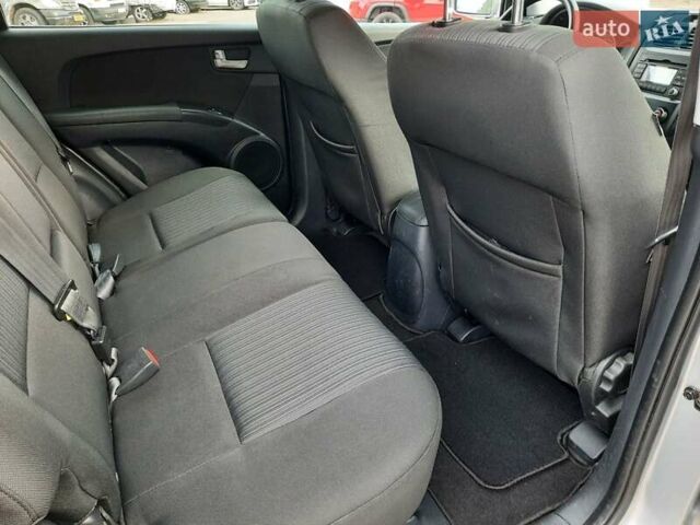 Серый Киа Sportage, объемом двигателя 2 л и пробегом 186 тыс. км за 9100 $, фото 117 на Automoto.ua