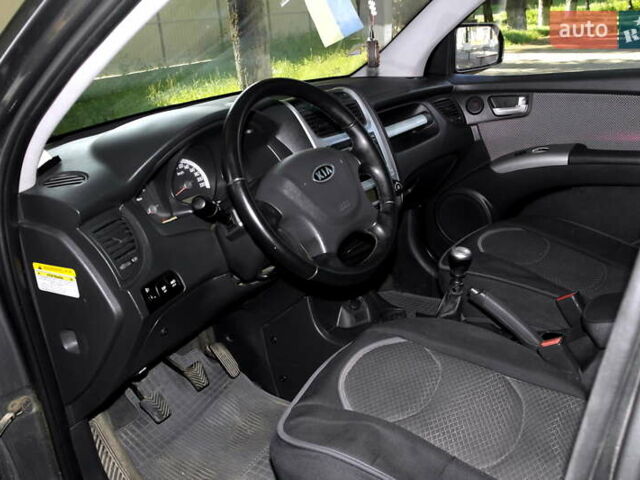 Серый Киа Sportage, объемом двигателя 1.99 л и пробегом 234 тыс. км за 9800 $, фото 7 на Automoto.ua