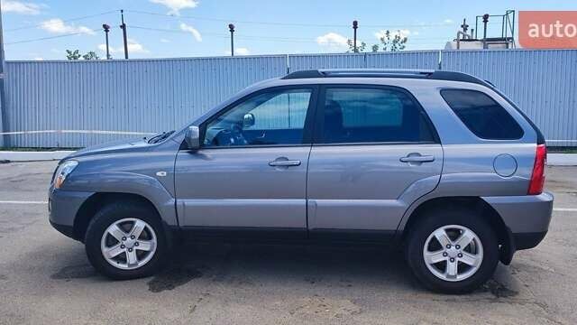 Серый Киа Sportage, объемом двигателя 2 л и пробегом 172 тыс. км за 9300 $, фото 2 на Automoto.ua