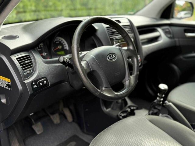 Сірий Кіа Sportage, об'ємом двигуна 2 л та пробігом 178 тис. км за 4600 $, фото 7 на Automoto.ua