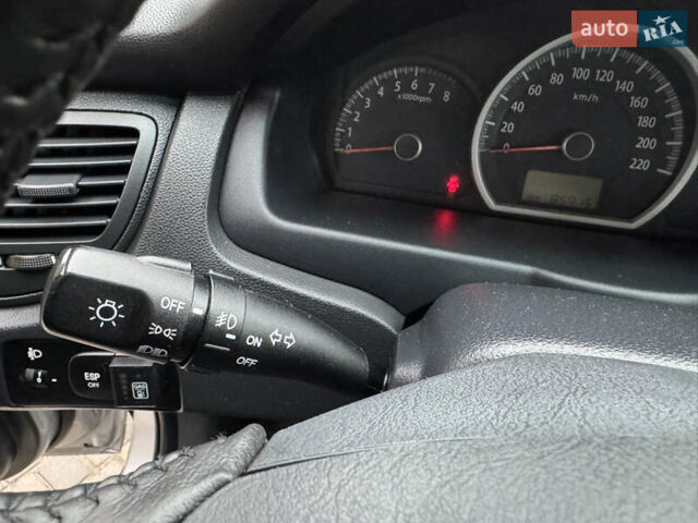 Серый Киа Sportage, объемом двигателя 2 л и пробегом 86 тыс. км за 10200 $, фото 27 на Automoto.ua