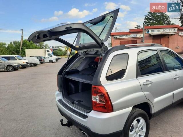 Серый Киа Sportage, объемом двигателя 2 л и пробегом 186 тыс. км за 9100 $, фото 99 на Automoto.ua
