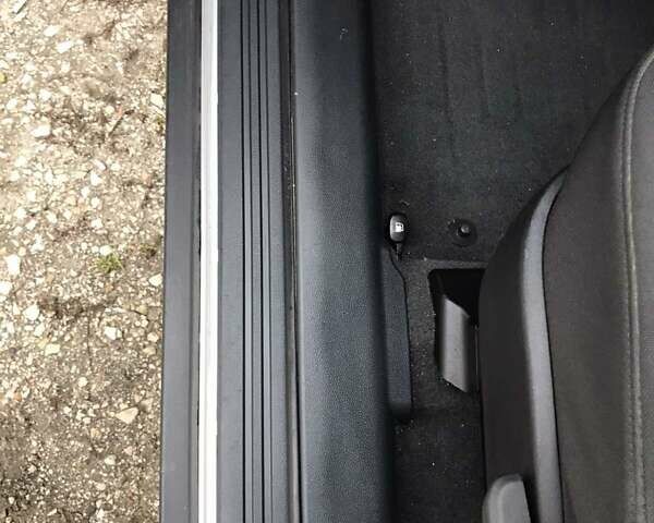 Сірий Кіа Sportage, об'ємом двигуна 2 л та пробігом 180 тис. км за 8890 $, фото 9 на Automoto.ua