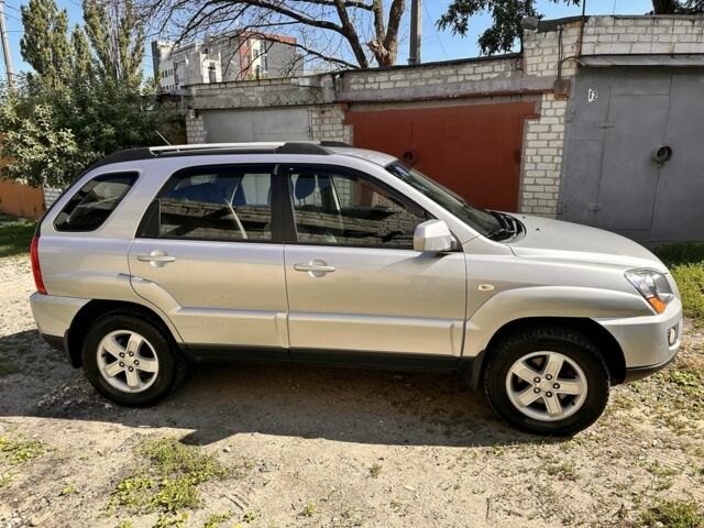 Серый Киа Sportage, объемом двигателя 2 л и пробегом 85 тыс. км за 9593 $, фото 2 на Automoto.ua