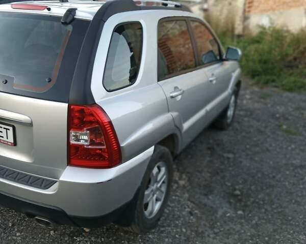 Серый Киа Sportage, объемом двигателя 1.99 л и пробегом 135 тыс. км за 9300 $, фото 4 на Automoto.ua