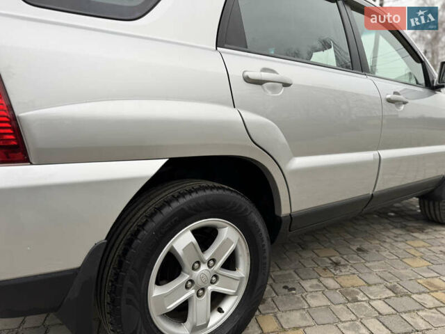 Серый Киа Sportage, объемом двигателя 2 л и пробегом 86 тыс. км за 10200 $, фото 33 на Automoto.ua