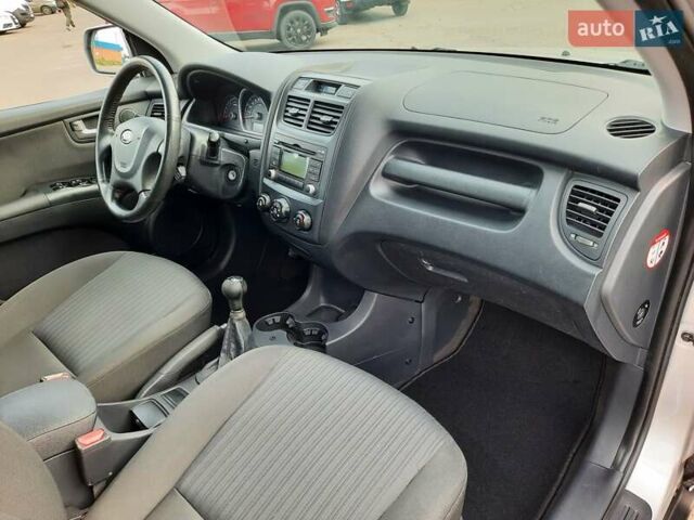 Серый Киа Sportage, объемом двигателя 2 л и пробегом 186 тыс. км за 9100 $, фото 130 на Automoto.ua
