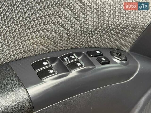 Серый Киа Sportage, объемом двигателя 2 л и пробегом 165 тыс. км за 7490 $, фото 13 на Automoto.ua