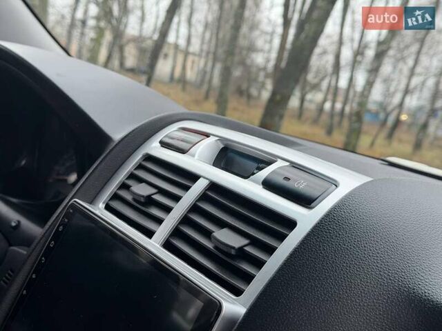 Серый Киа Sportage, объемом двигателя 2 л и пробегом 165 тыс. км за 7490 $, фото 26 на Automoto.ua