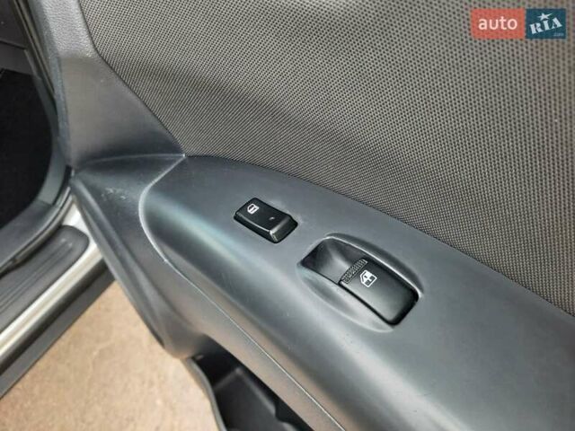 Серый Киа Sportage, объемом двигателя 2 л и пробегом 186 тыс. км за 9100 $, фото 123 на Automoto.ua