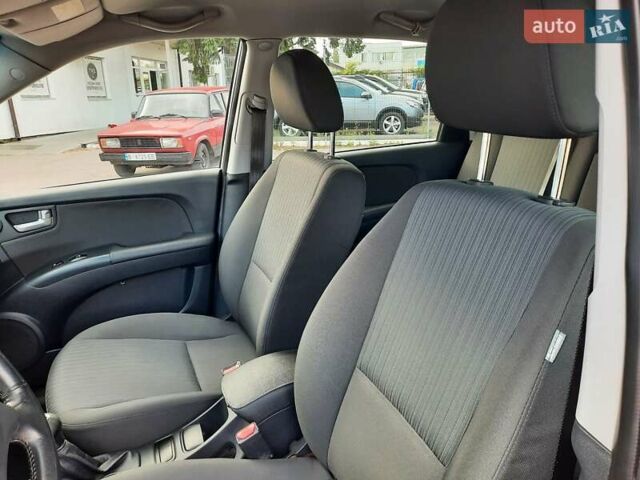 Серый Киа Sportage, объемом двигателя 2 л и пробегом 186 тыс. км за 9100 $, фото 47 на Automoto.ua