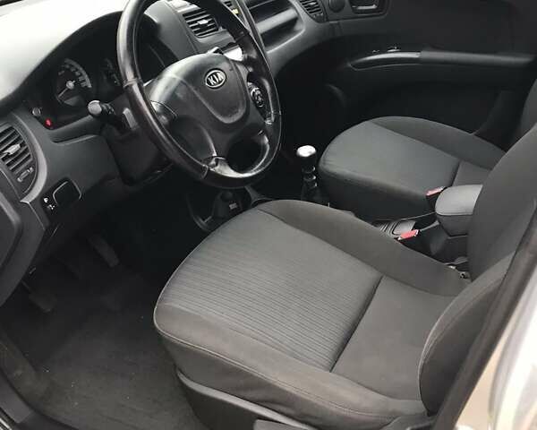 Сірий Кіа Sportage, об'ємом двигуна 2 л та пробігом 180 тис. км за 8890 $, фото 18 на Automoto.ua