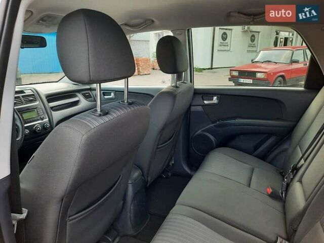 Серый Киа Sportage, объемом двигателя 2 л и пробегом 186 тыс. км за 9100 $, фото 79 на Automoto.ua